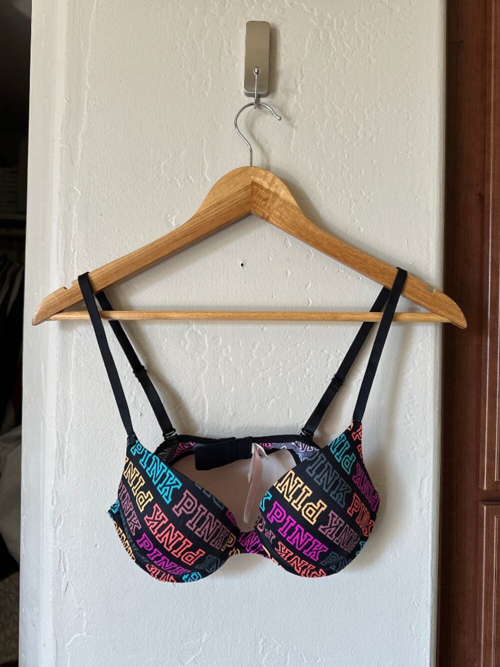 Victoria’s Secret PINK Wear Everywhere Push-Up Bra – Black Logo Print – 34A